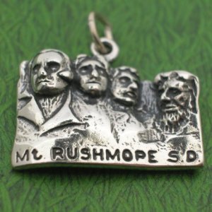 MT. RUSHMORE Sterling Silver Charm